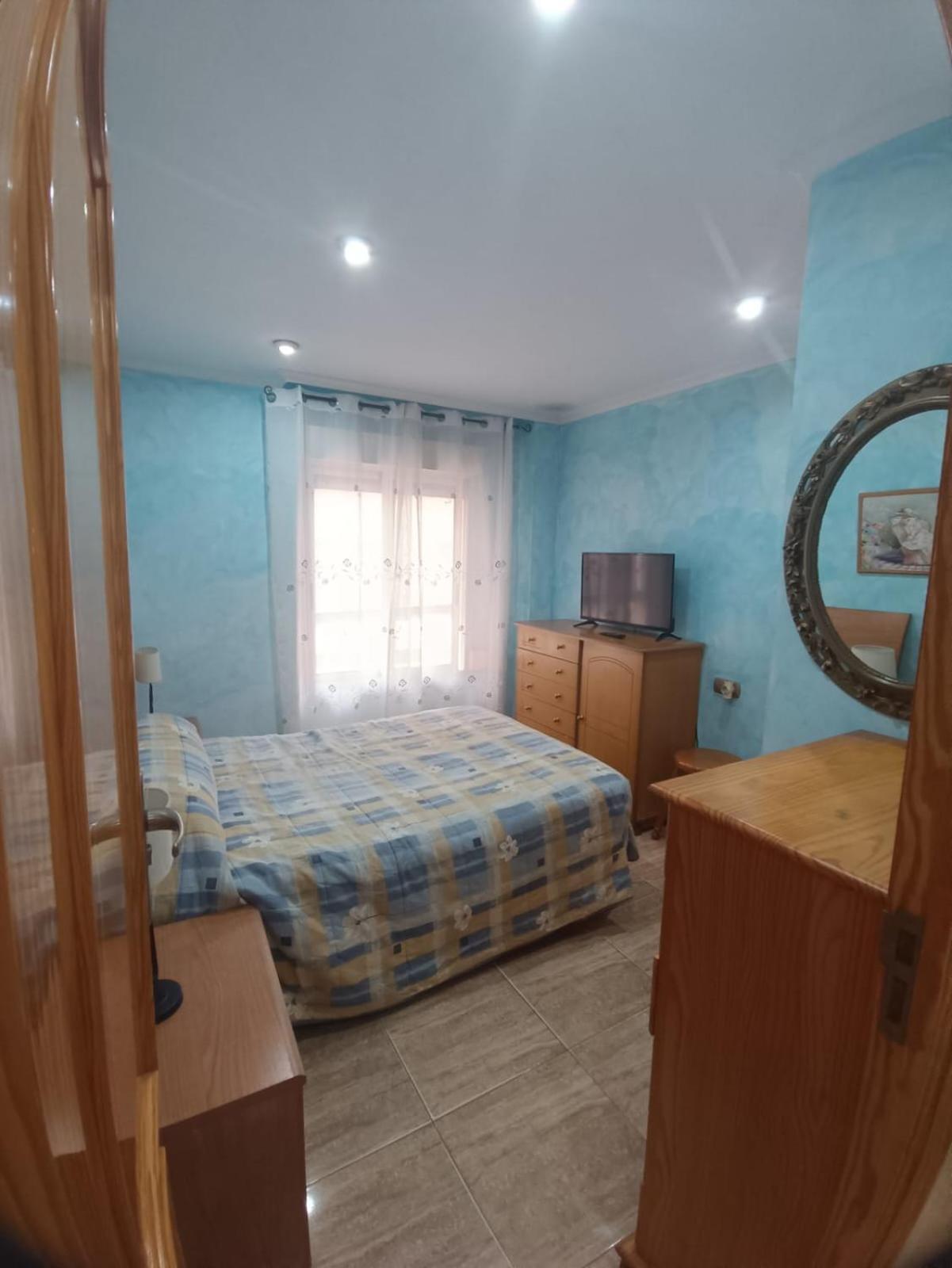 Pet Friendly - Apartamento Centrico Y Cerca De La Playa サンタ・ポラ エクステリア 写真