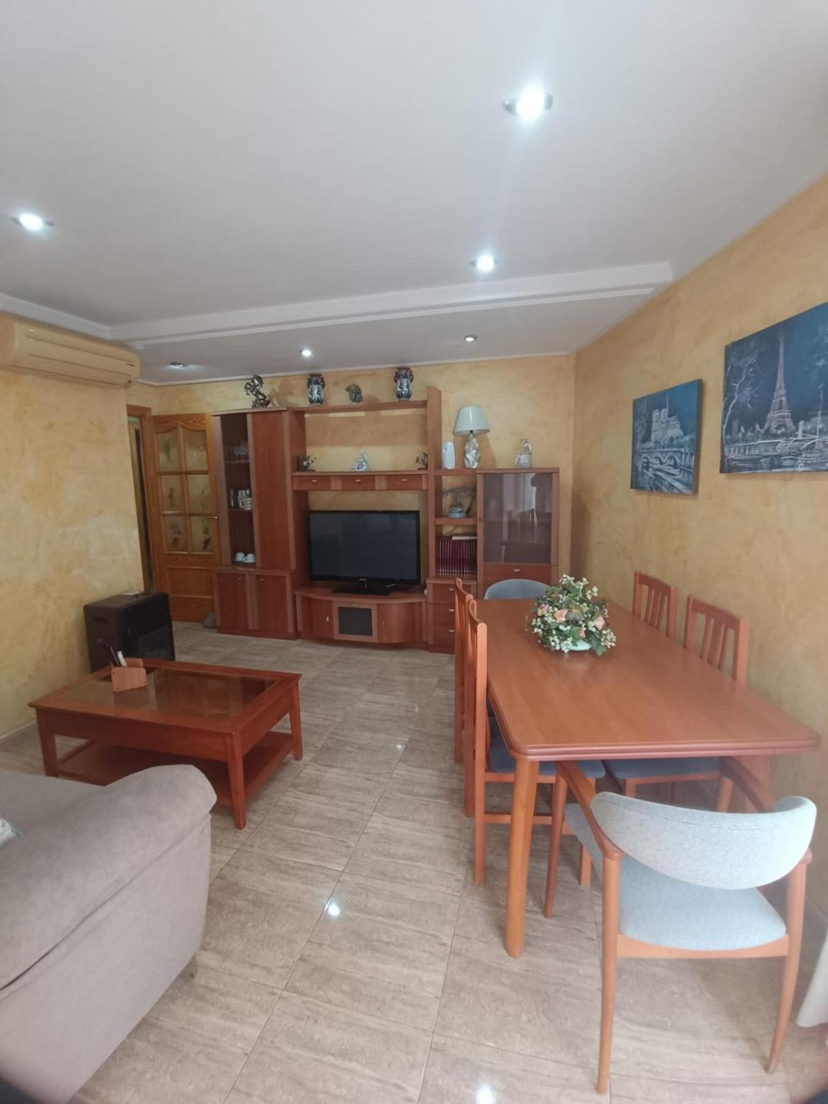 Pet Friendly - Apartamento Centrico Y Cerca De La Playa サンタ・ポラ エクステリア 写真